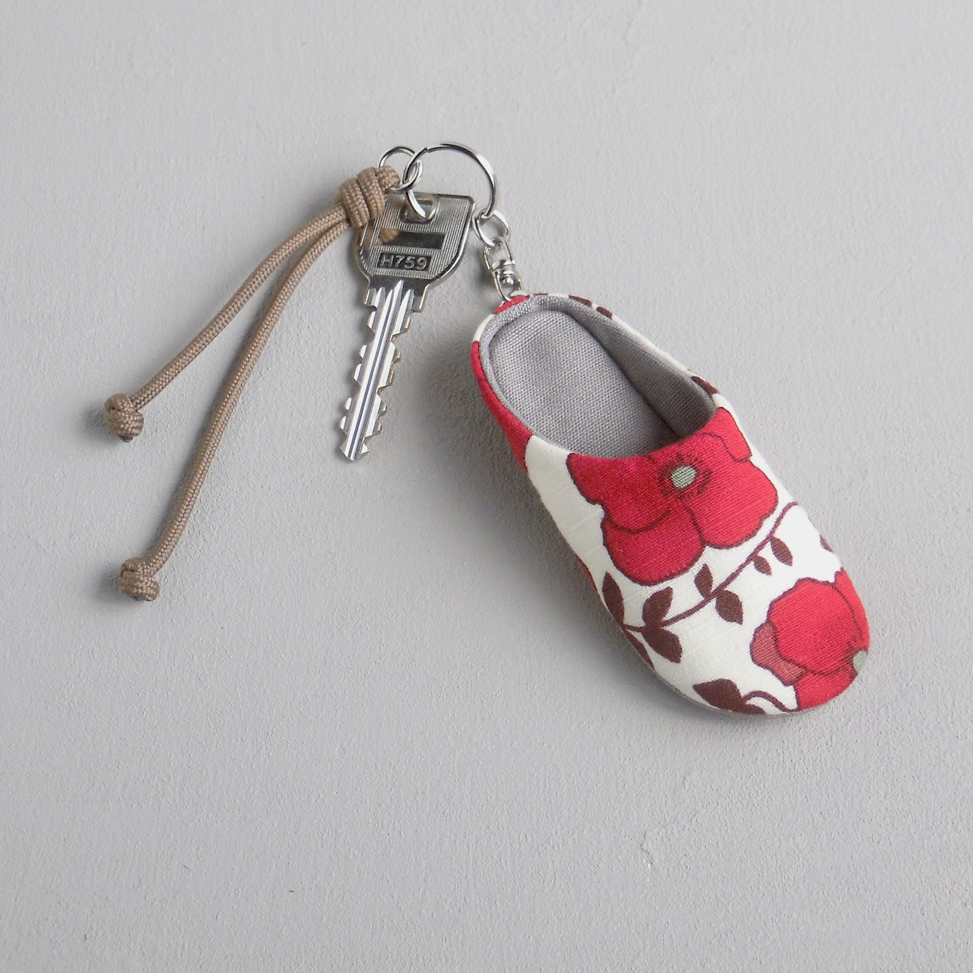 【Creema限福袋】アネモネレッドキーリング＆イエローデニムルームシューズ　／新生活、独立一人暮らし応援セット