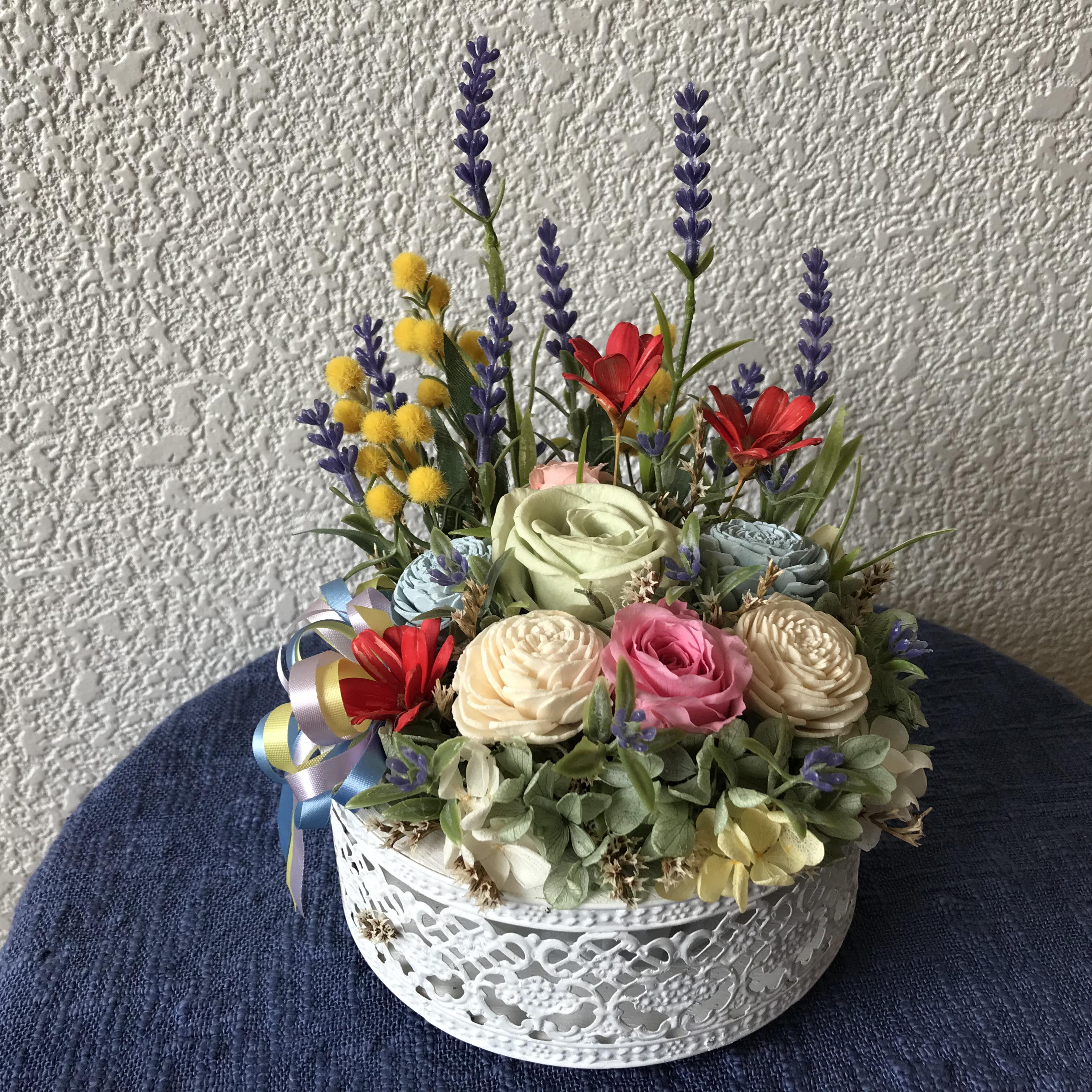 プリザーブドローズとラベンダーのアレンジメント（受注制作）