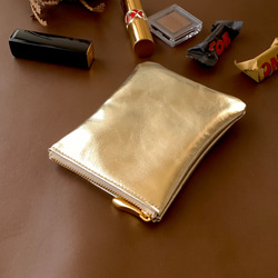 新色「リップが4本入る縦長ポーチ(S)」淡くて上品なゴールド♡バッグの中で見つけやすい‼︎ 本革 コスメポーチ 5枚目の画像
