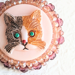 猫のブローチ　猫　ねこ　刺繍　ビーズ刺繍　2wy　帯留めコンバーター　母の日　母の日ギフト　プレゼント 5枚目の画像