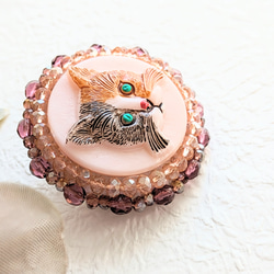 猫のブローチ　猫　ねこ　刺繍　ビーズ刺繍　2wy　帯留めコンバーター　母の日　母の日ギフト　プレゼント 2枚目の画像