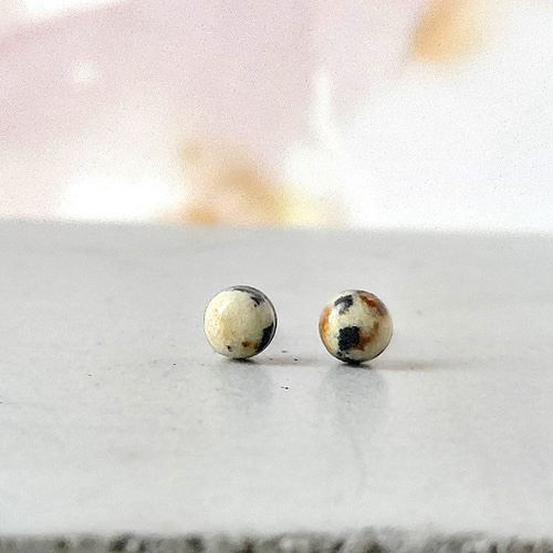 4mm‼ダルメシアンジャスパーラウンドカボションピアス 
