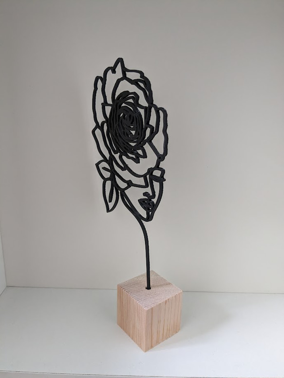 【薔薇と女性】ラインアート 3Dプリント オブジェ 線画アート 装飾 置物 3枚目の画像