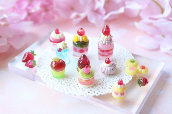 ガラスのミニチュア苺のアフタヌーンティー 苺スイーツセット ☆ガラス 