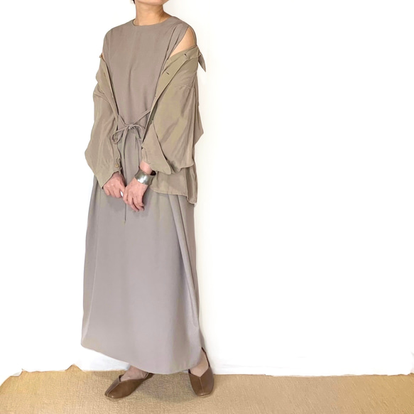 「カジュアル〜フォーマル着も出来る」2WAYロングワンピ (グレージュ) 5枚目の画像