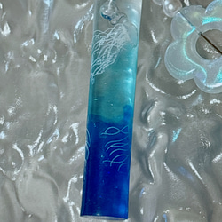 海月のアクアリウムバックチャーム〜青いお花としずく〜 2枚目の画像