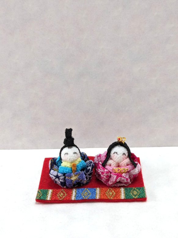 ❀ちりめん細工❀ コインサイズの小さなお雛様と桜の切株　 3枚目の画像