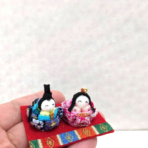 ❀ちりめん細工❀ コインサイズの小さなお雛様と桜の切株 ひな人形・雛