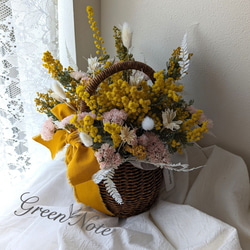 ミモザと紫陽花～たくさんのお花たちの華やかなドライフラワースワッグ