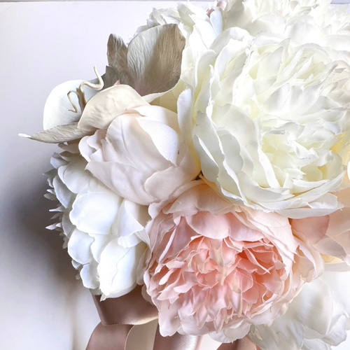 ホワイト芍薬ブーケ ブートニア付き