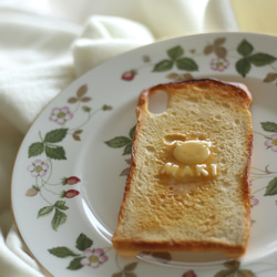 【受注生産／1カ月待ち】名入れ&猫ちゃんバターのトーストスマホケース 10枚目の画像