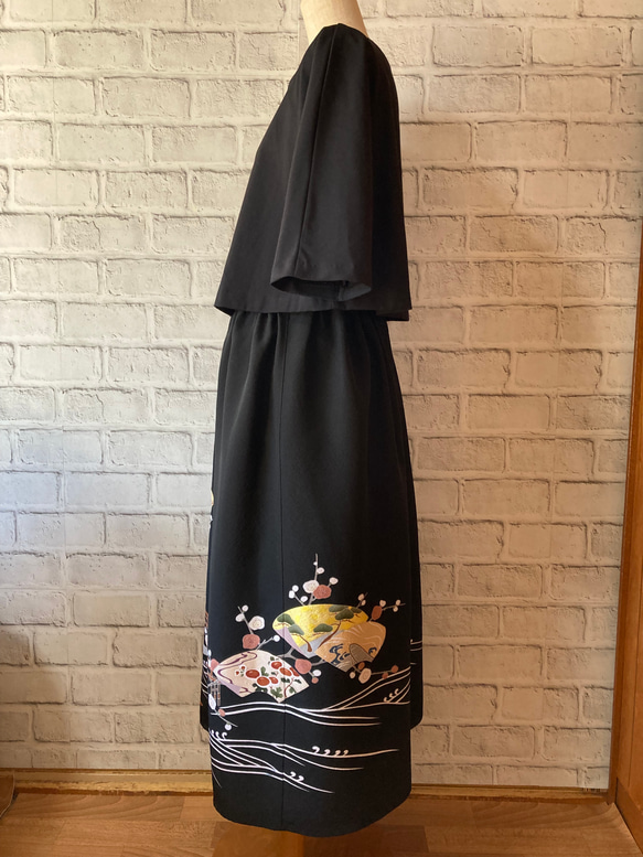 梅の花　黒留袖リメイク　絹　ギャザースカート 3枚目の画像