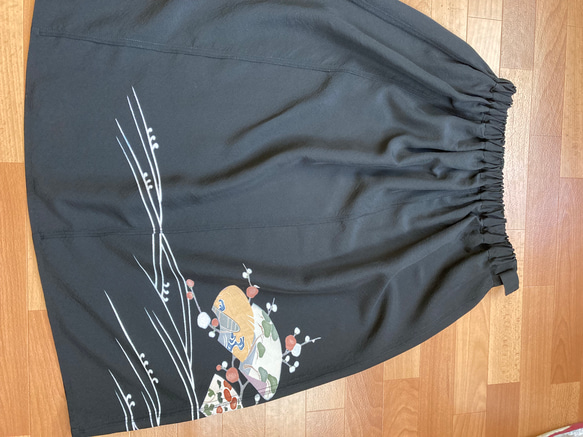 梅の花　黒留袖リメイク　絹　ギャザースカート 15枚目の画像
