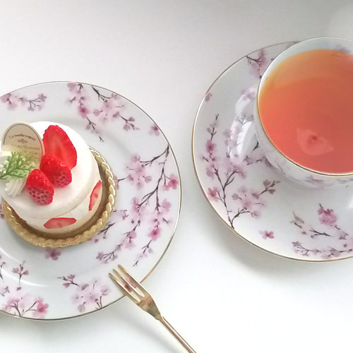 桜のティーセット(カップ&ソーサー1客、プレート1枚) 【この品限り