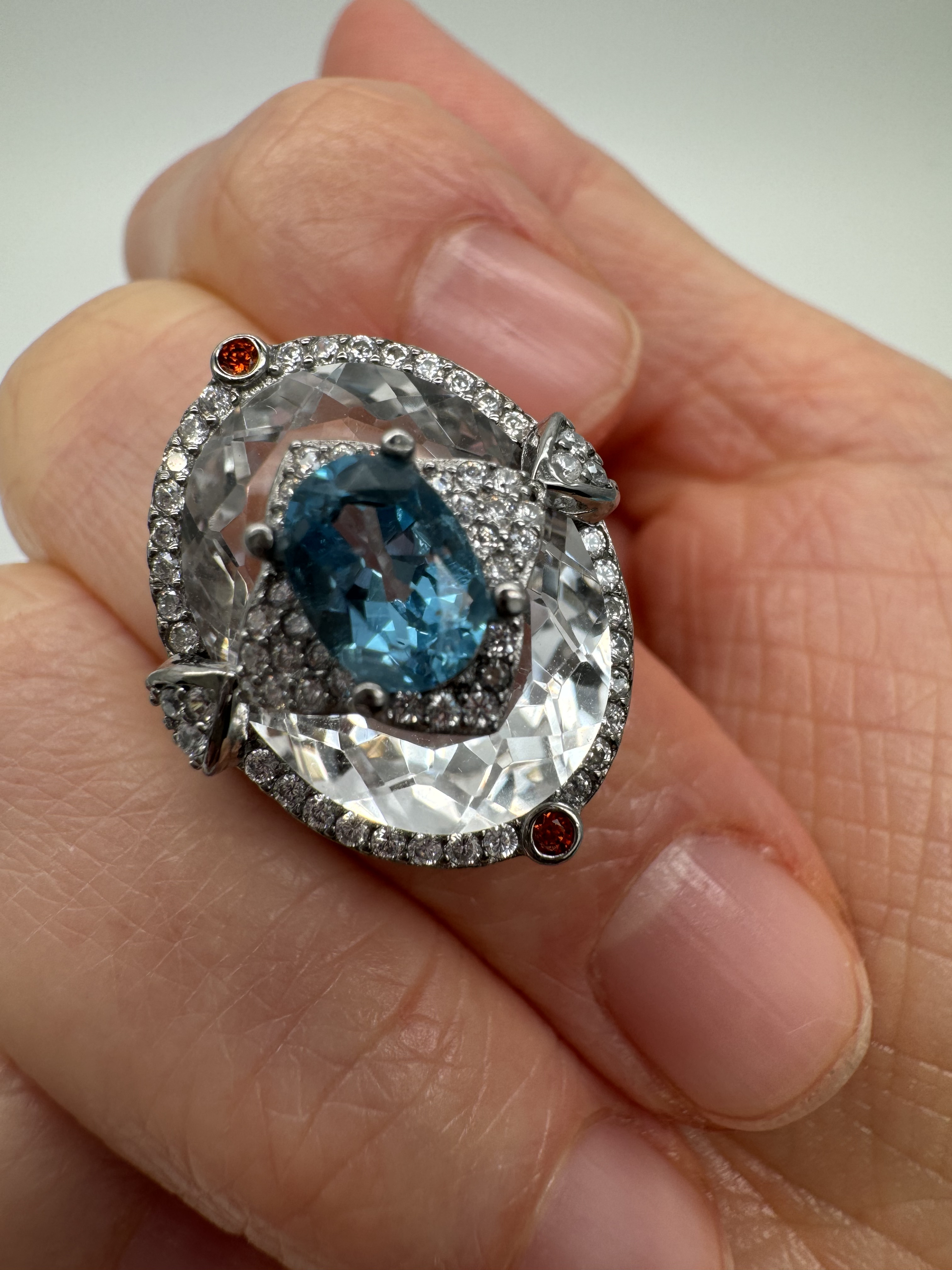 ブルートパーズリング　11月　誕生石　S925＋ホワイトゴールドコーティング(金メッキ)