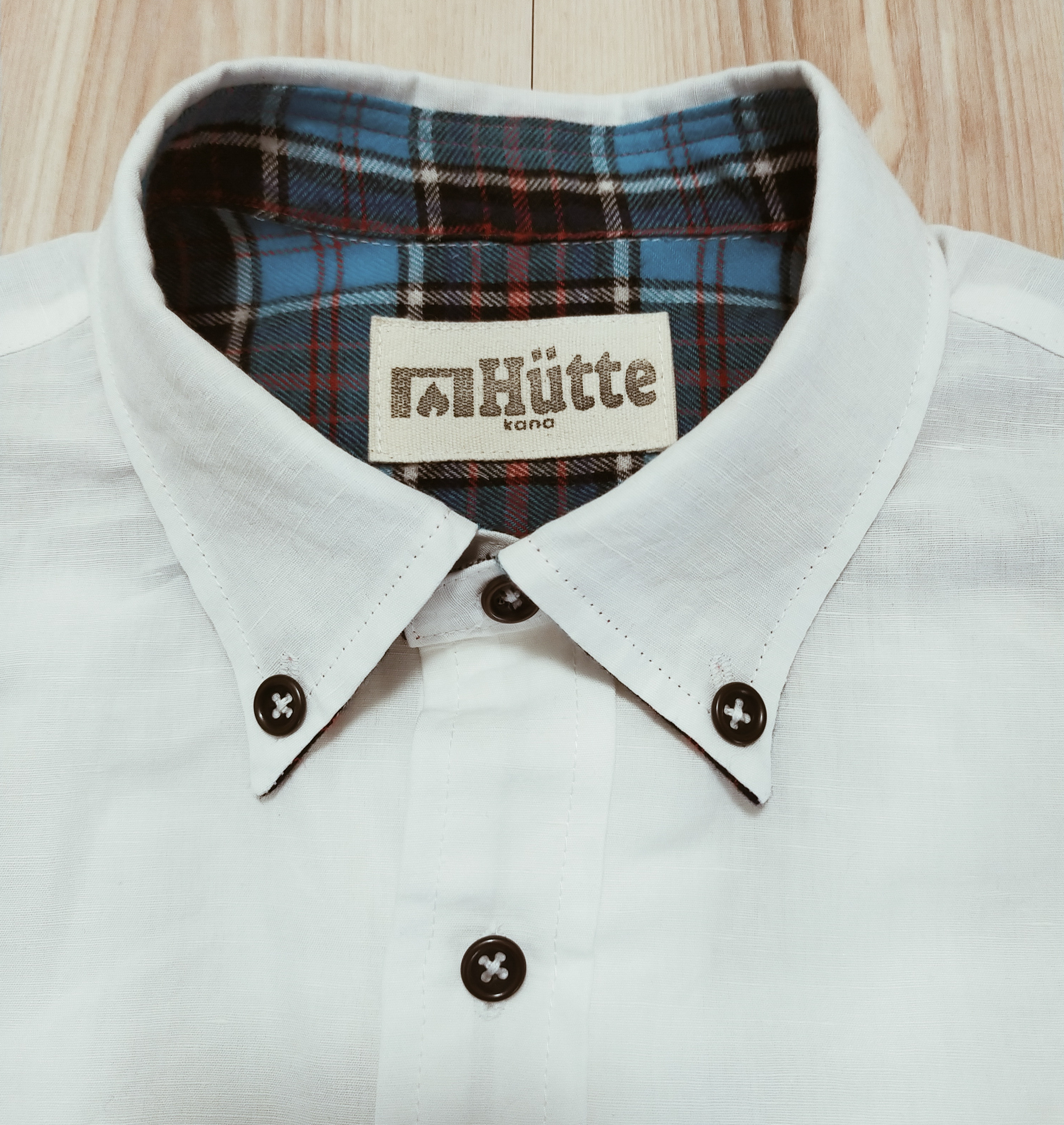 Hutte 麻綿クロス　襟、袖の裏地がタータンチェック　メンズシャツ　　サイズM～L