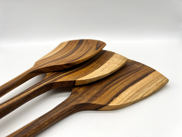 世界三大銘木 　チーク無垢材　ターナー　ヘラ　フライ返し ナチュラル　木製食器　撮影キット　木製　チークウッド 4枚目の画像