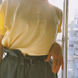 儘管如此，女士黃油色T卹，中號 第6張的照片