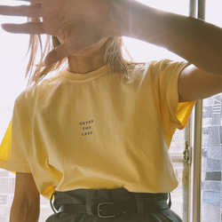 儘管如此，女士黃油色T卹，中號 第7張的照片