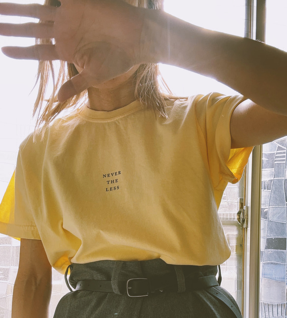 儘管如此，女士黃油色T卹，中號 第7張的照片