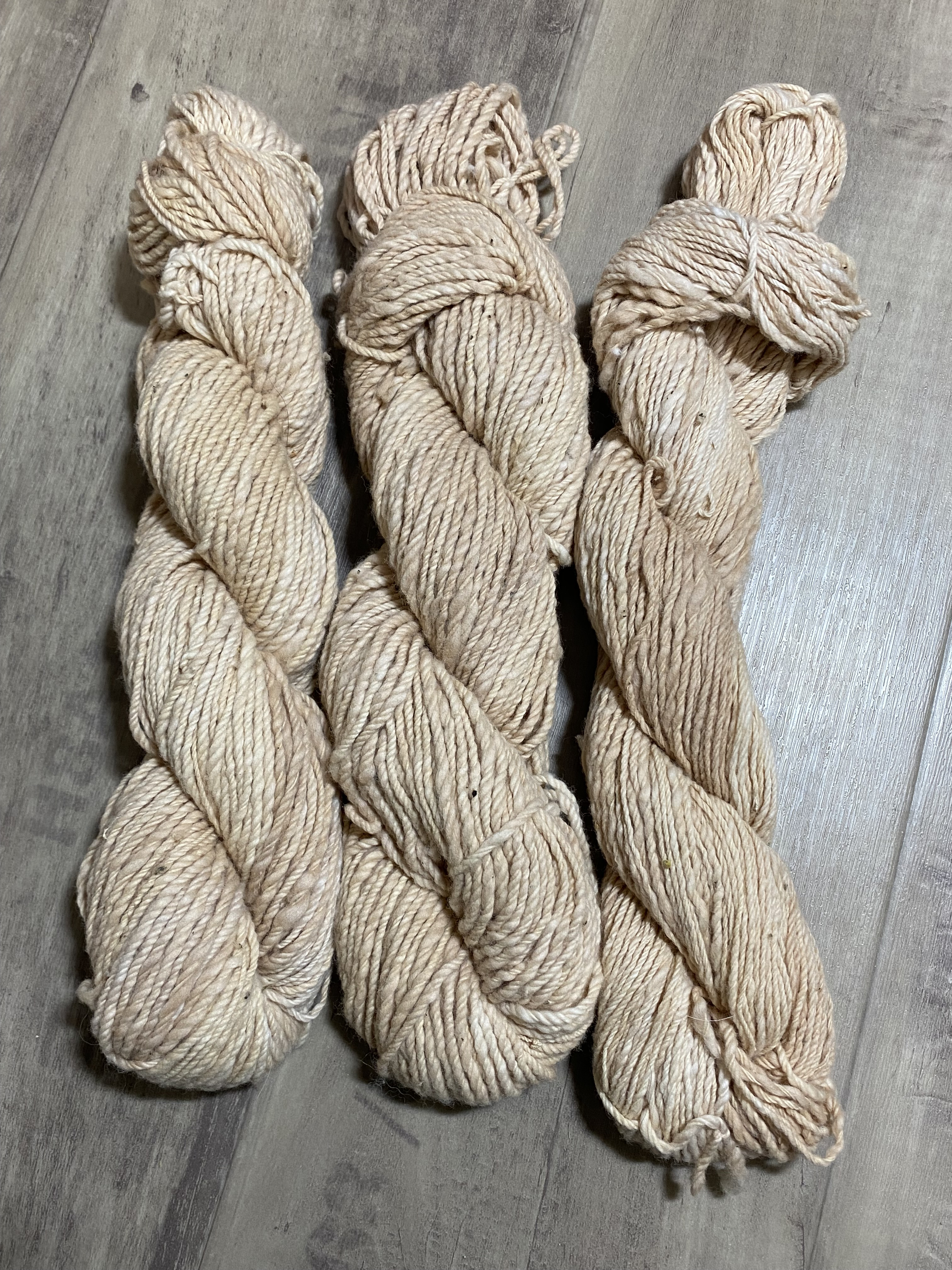 ガラ紡糸染め シウリザクラ