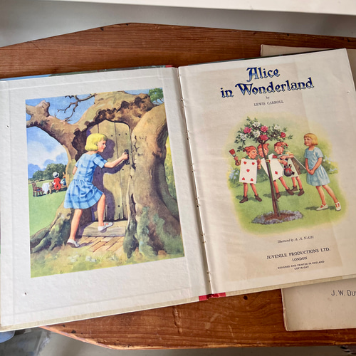 英国で出会った♪1940年代頃 ヴィンテージ大型絵本「不思議の国