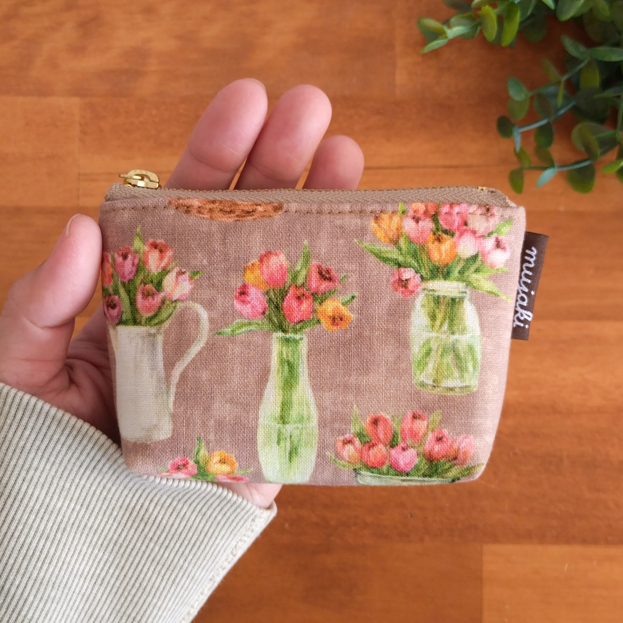 PIN-UP ゆでタマゴ＆チューリップ 原画フレーム付き same┊ビーズ刺繍アクセサリー作家 | CHULIP🌷🌷｀ 背景と
