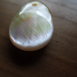 珍珠母貝吊墜頂部水滴形雙面拋光 第7張的照片