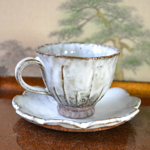 萩焼コーヒーカップ4 再入荷！】花皿＆コーヒーカップ(藁灰釉)セット カップ