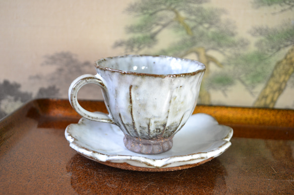 再入荷！】花皿＆コーヒーカップ(藁灰釉)セット カップ