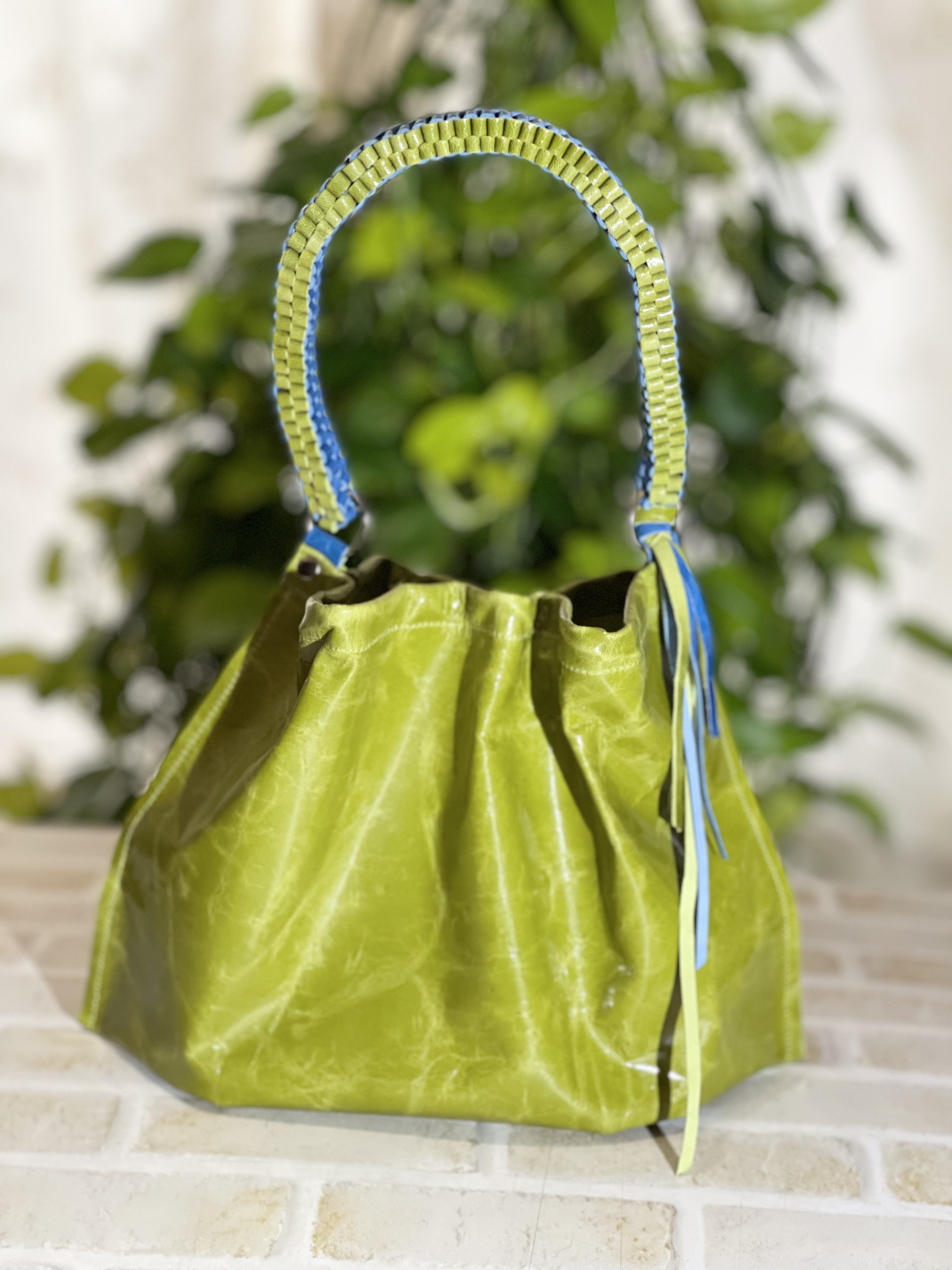 かるっ トートバッグ　ぐぶっ　ふっくらペタンコ　トートバッグ【本革・レザー　革　皮　ショルダーバッグ　斜めがけバッグ】