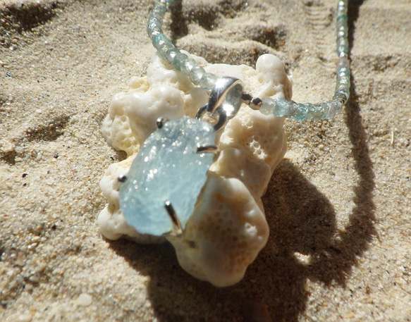 3月誕生石☆Rough Aquamarine ラフロック アクアマリンのネックレス/sv925 11枚目の画像