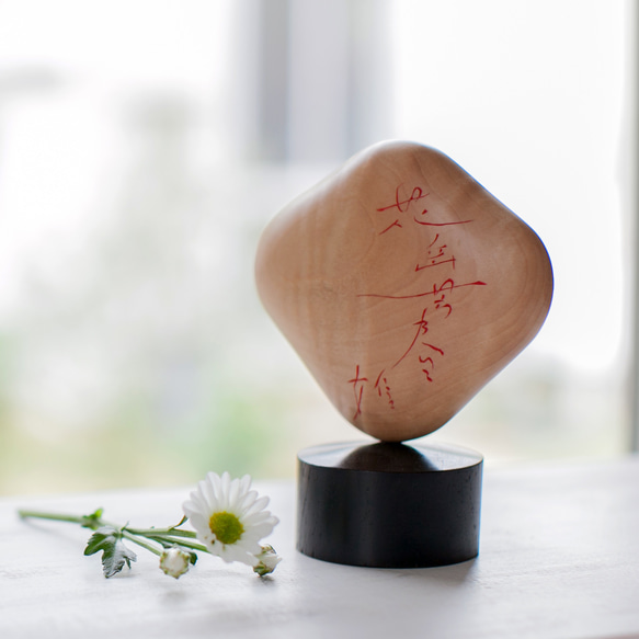 創作位牌「天女」〝花岳芳春信女〟まるで春爛漫を唄った短歌のような戒名から生まれた天女のお位牌！ 天女