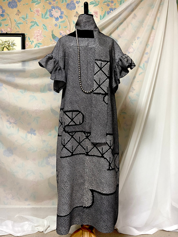 振袖リメイク腰紐リボン付きワンピースハンドメイド黒-僕が作ったシーサー 振袖　リメイク　お着物　絞り　ロングワンピース　腰紐リボン付き　ハンドメイド