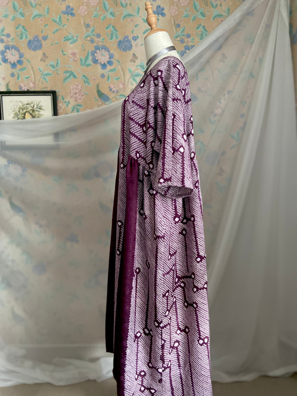 総絞り　紫　ギャザーワンピース　着物リメイク　ハンドメイド 4枚目の画像