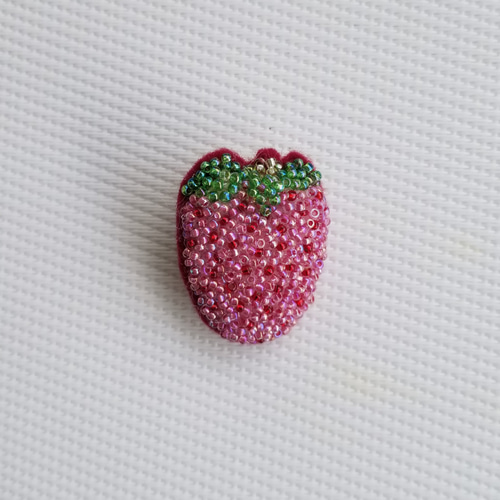 いちごのブローチ＊ビーズ刺繍(パステルピンク) （楽天市場