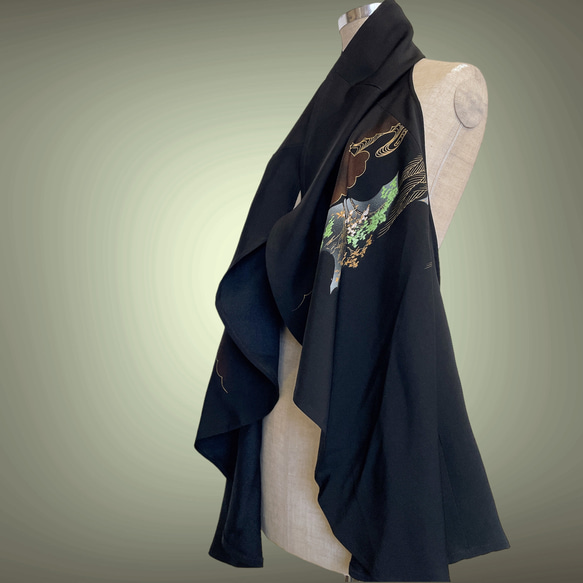 黒留袖 ラウンド変型ジレ 着物リメイク カーディガン ドレープカーディガン和柄 フリーサイズ J6304 5枚目の画像