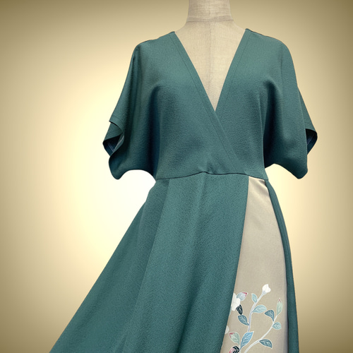 ♪着物リメイク♪ 正絹 紬 落ち着きのある花模様 カシュクール