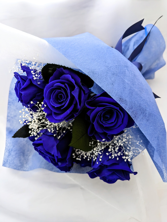 プリザーブドフラワー青い薔薇9輪とかすみ草の花束 2枚目の画像