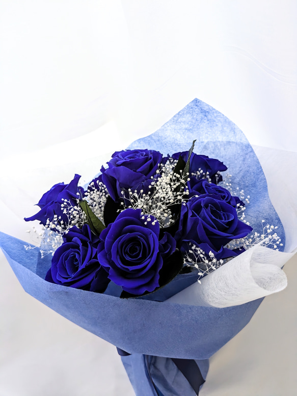 プリザーブドフラワー青い薔薇9輪とかすみ草の花束 3枚目の画像