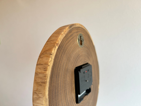 天然木の掛け時計(エンジュの木)電波時計 4枚目の画像
