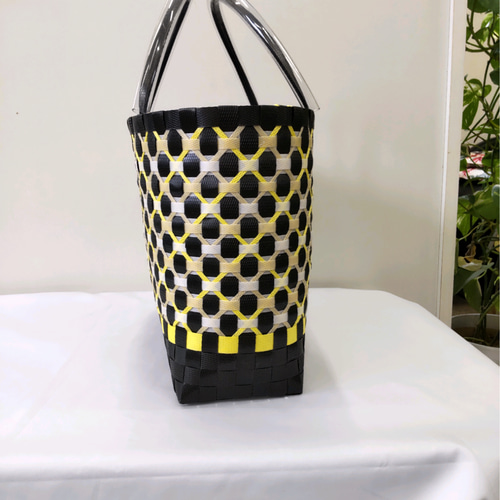 ppバンド、プラカゴ、かごバッグ、 黒に黄色とベージュ かごバッグ