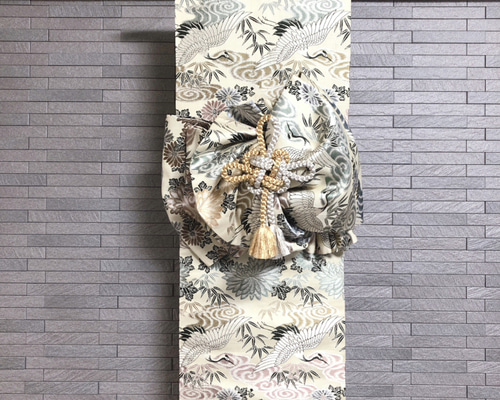 帯をリメイクした飾り結びのあるタペストリー a1901affe81668d4da90d2e7e5a4bc