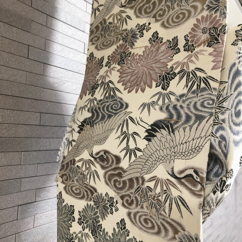 帯をリメイクした飾り結びのあるタペストリー 玄関に 床の間に その他