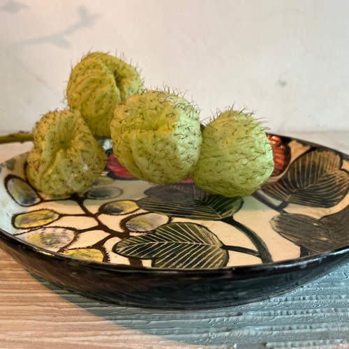 幻想的な赤い花と緑の葉の陶器皿_陶器のディナープレート 大皿 ShuYi陶