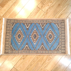 パキスタン絨毯 ハイクオリティ 81x46cm 玄関マット 手織り カーペット 水色 3枚目の画像