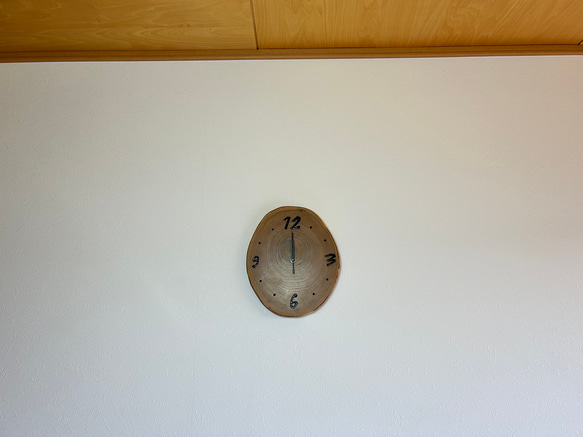 天然木の掛け時計(栗の木)電波時計 2枚目の画像