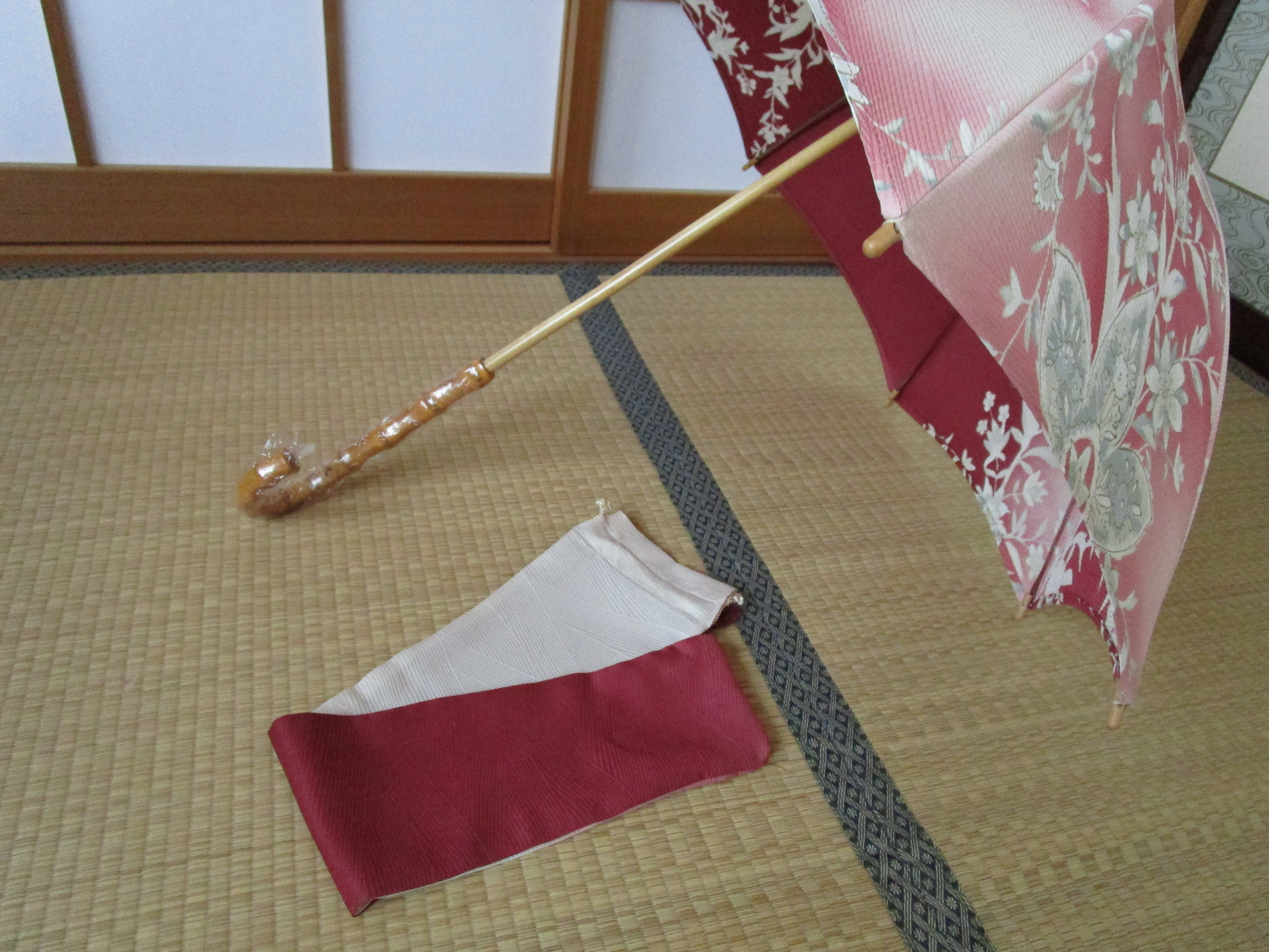 ＊ぼかし・唐花模様の日傘（傘袋付き）