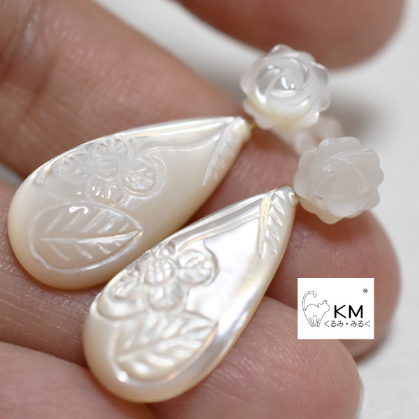 ж sale K18 18金 天然シェルPA薔薇スタッドピアス