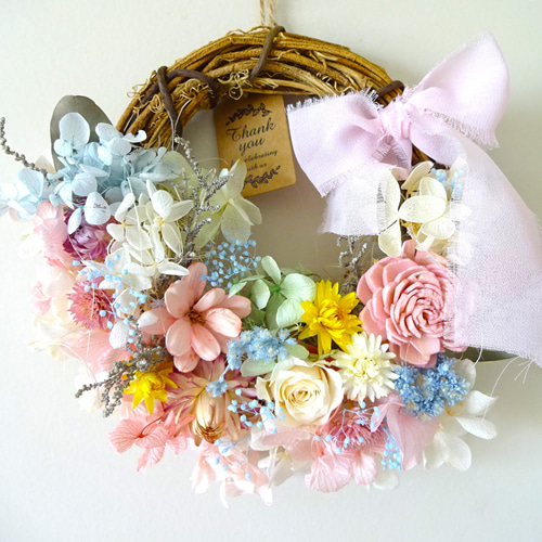 お花いっぱいリース （ドライフラワーꕤ︎︎スプレーバラと可愛いお花  